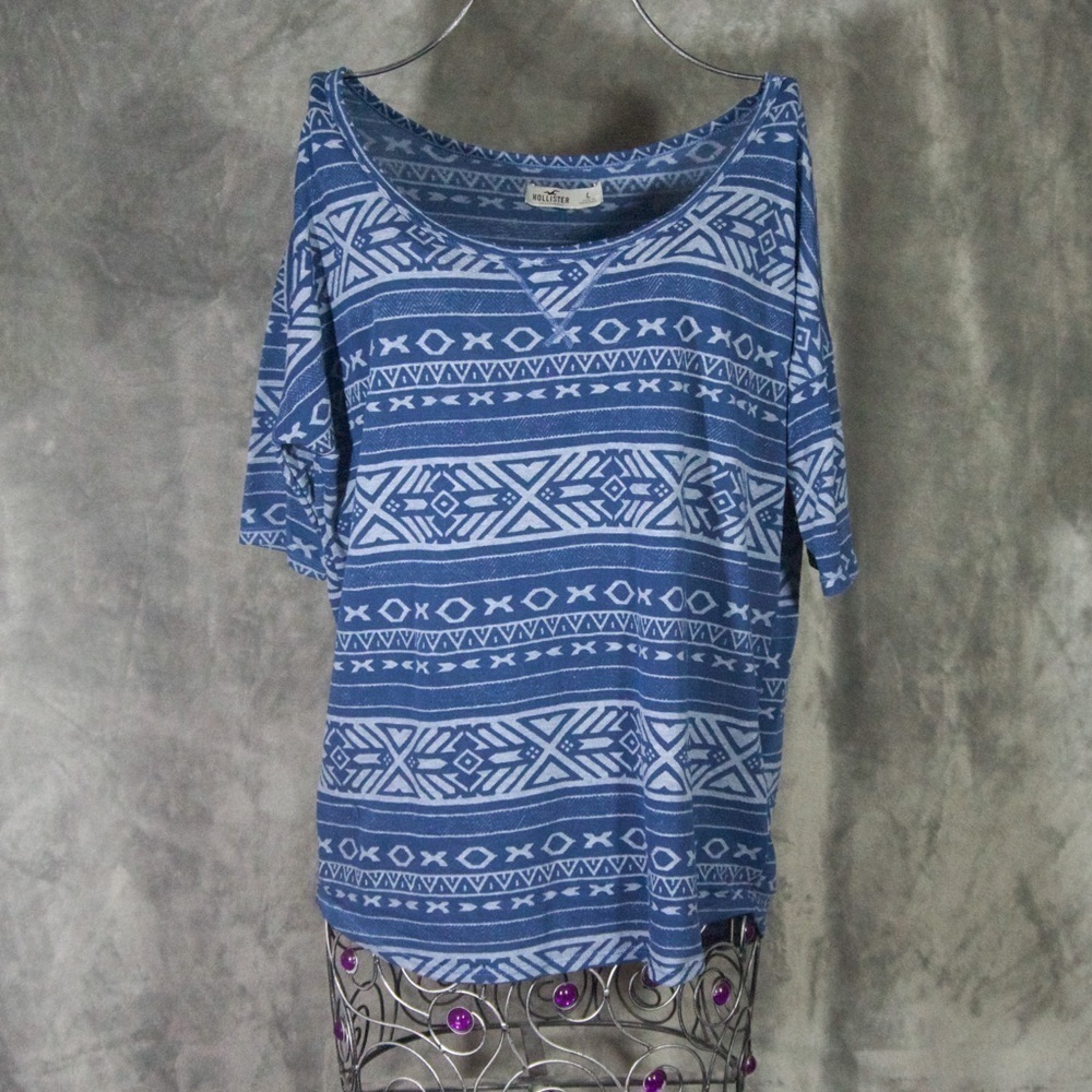 Hollister tribal print blue t-shirt top size L